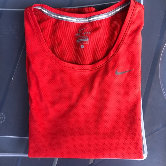 Nike red long sleeve athletic top - Picture 5 of 5